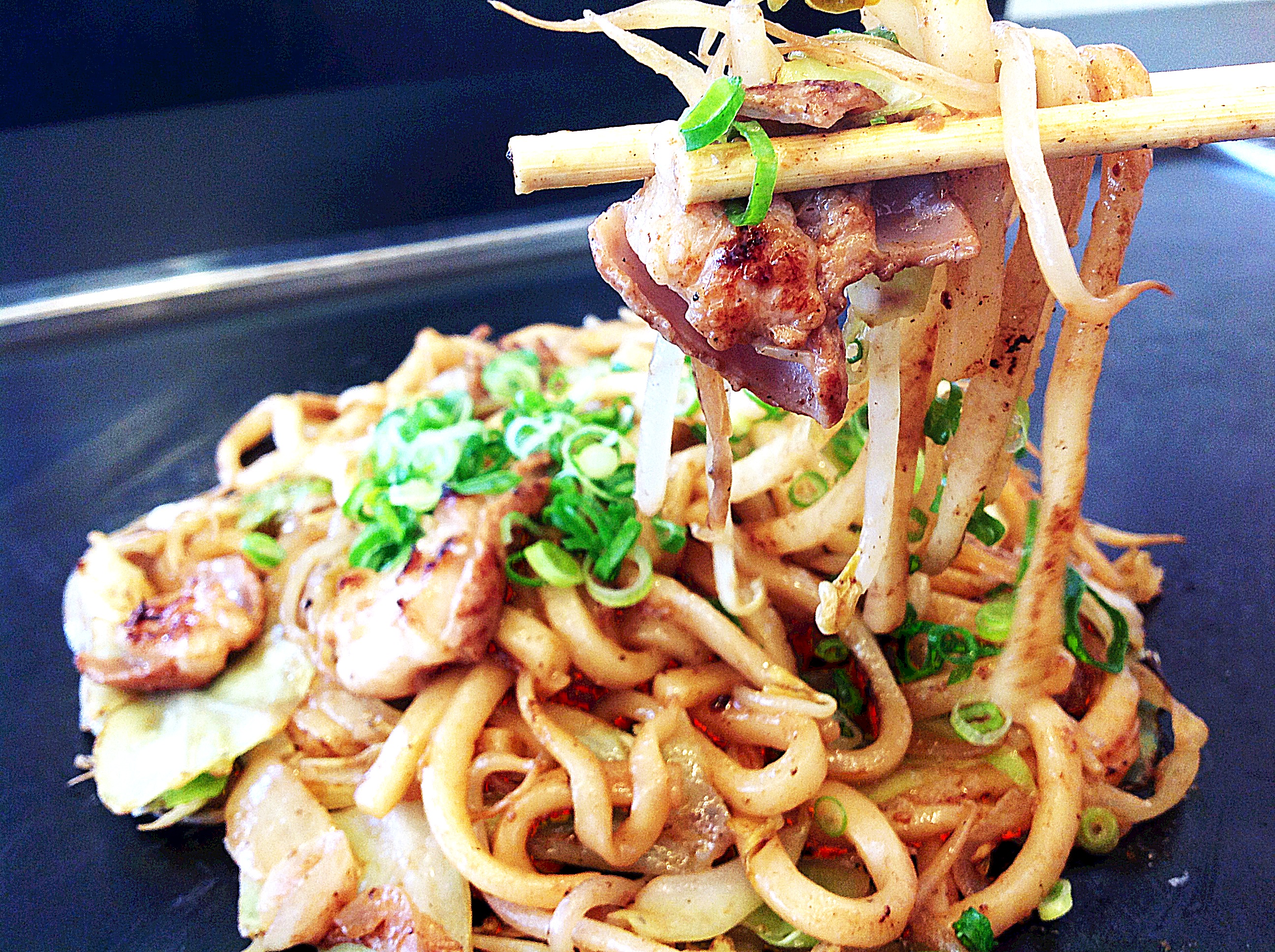 ホルモン焼うどん